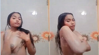Desi Girl Bathing And Shows Nude Body | Viral MMS
