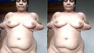 Desi Aunty Shows Her Boobs And Pussy | Viral MMS