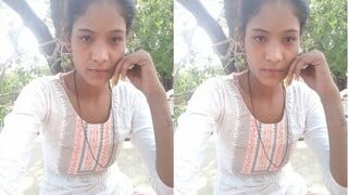 Desi Village Girl Shows Her Boobs And Pussy Part 1 | Viral MMS