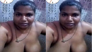 Desi Bhabhi Shows Her Big Boobs | Viral MMS