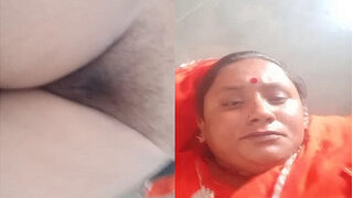 Desi Bhabhi Shows Pussy | Viral MMS