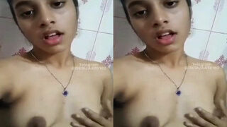 Desi Girl Shows Her Big Boobs | Viral MMS