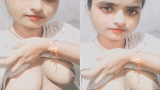 Desi Girl Shows Her Boobs | Viral MMS