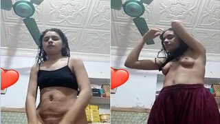 Desi Girl Shows Her Boobs | Viral MMS