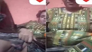 Paki Bhabhi Shows Her Pussy | Viral MMS