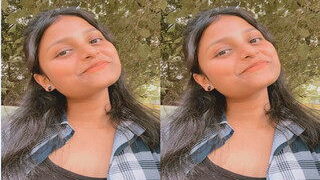 Desi Girl Shows Her Boobs | Viral MMS