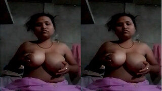 Bhabhi Shows Her Big Boobs | Viral MMS