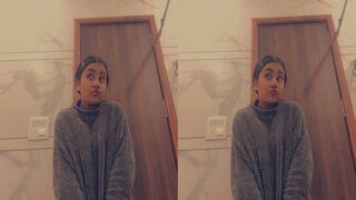 Horny Desi Girl Masturbating | Viral MMS