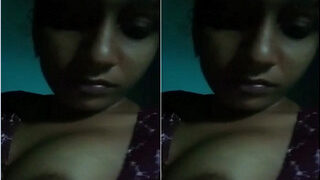 Cute Desi Girl Shows Boobs | Viral MMS