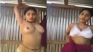 Desi Girl Shows Her Boobs | Viral MMS
