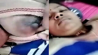 Desi Bhabhi Shows Boobs And Pussy On VC | Viral MMS