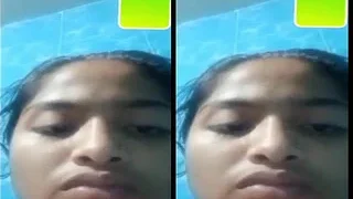 Desi Girl Shows Her Boobs | Viral MMS
