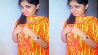 Horny Desi Girl Shows Boobs | Viral MMS