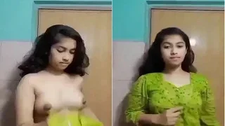 Desi Girl Shows Her Boobs | Viral MMS