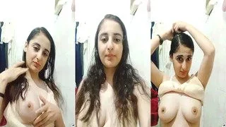 Cute Desi Girl Shows Boobs | Viral MMS