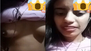 Desi Girl Shows Boobs | Viral MMS