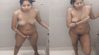 Desi Wife Bathing | Viral MMS