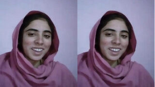 Paki Girl Shows Her Pussy | Viral MMS