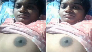 Desi Bhabhi Shows Boobs | Viral MMS