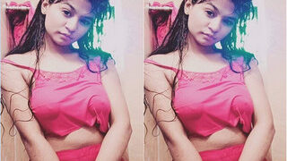 Desi Girl Shows Her Boobs | Viral MMS