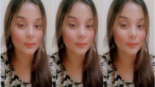 Cute Paki Girl Shows Boobs | Viral MMS