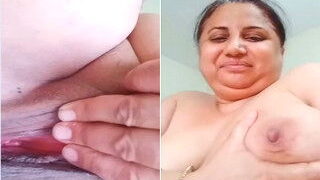 Desi Girl Paly With Dildo | Viral MMS