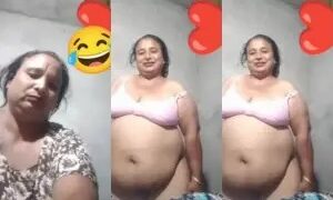 Desi Aunty Shows Pussy | Viral MMS