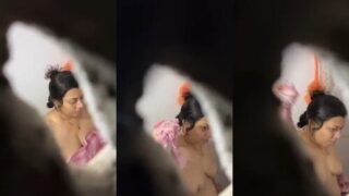 Desi Bahbhi Bathing Captue | Viral MMS