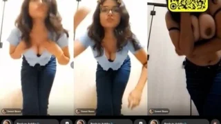 Horny Desi Girl Sucking Boobs | Viral MMS