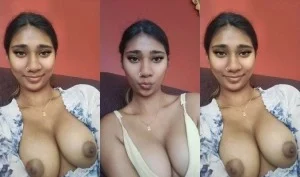 Horny Indian Girl Shows For Lover | Viral MMS