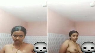 Indian Telugu Wife Bathing | Viral MMS