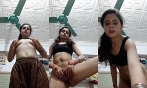 Horny Paki Girl Fingering | Viral MMS